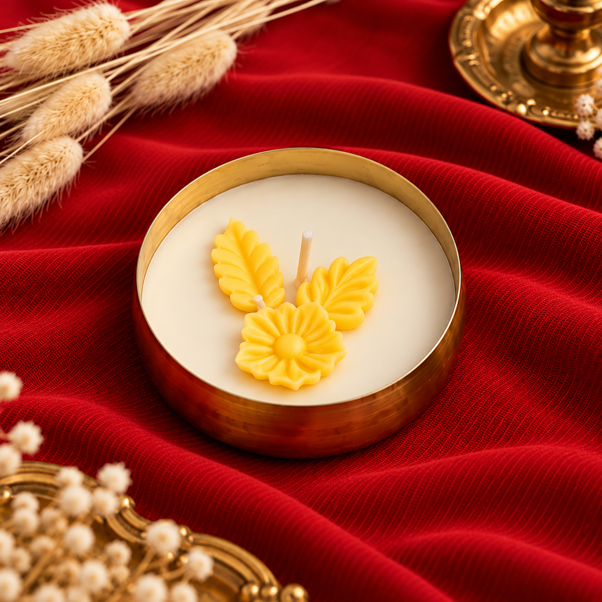 Golden garder urli  Candle